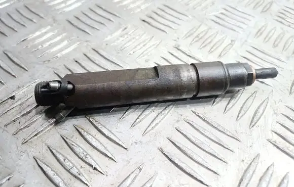 Audi A6 S6 C5 4B Fuel injector 028130201T