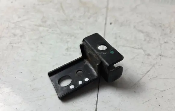 Hyundai Ioniq Radiator mount bracket 