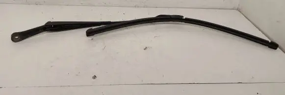 Volkswagen PASSAT B5.5 Front wiper blade arm 3B1955409