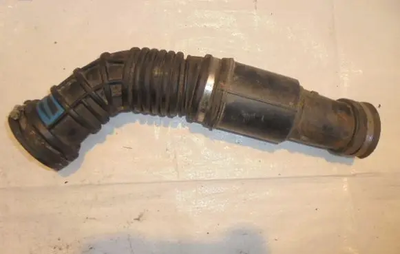 Opel Mokka Air intake duct part 1052089S03