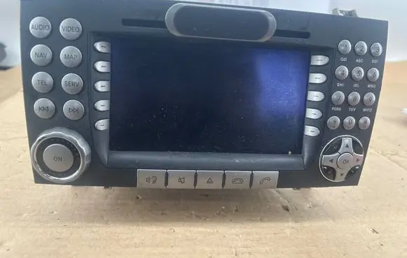 Mercedes-Benz SLK R170 Radio/CD/DVD/GPS head unit A1718203389 51020041 90010051020041