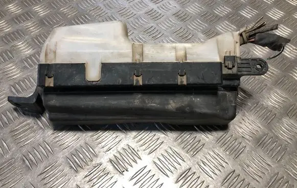 Toyota Avensis T250 Fuse module 7058