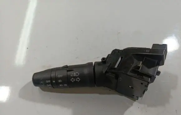Nissan Primera Indicator stalk 25540AV600