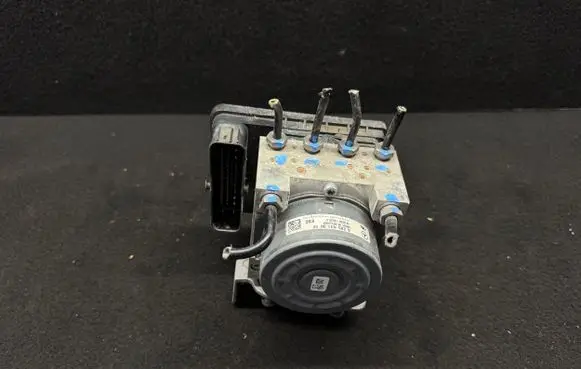 Mercedes-Benz C W205 ABS Pump A2054313612