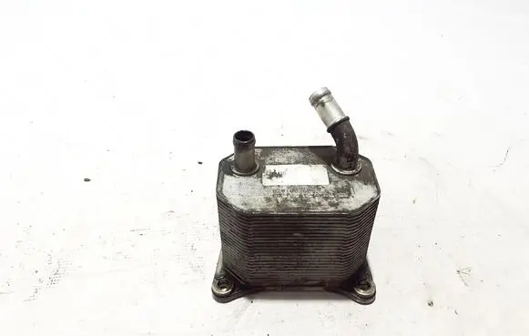 Infiniti FX Oil filter mounting bracket 8201003608