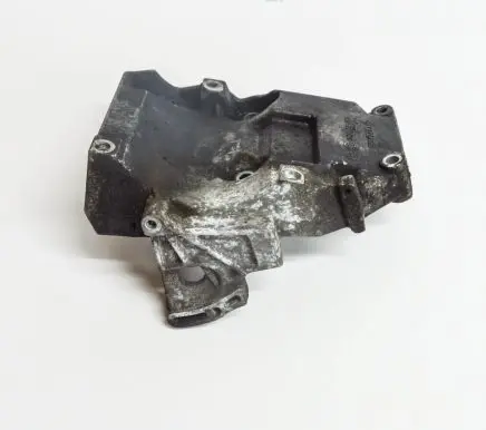 Volkswagen PASSAT B7 USA Engine mounting bracket 038260885C