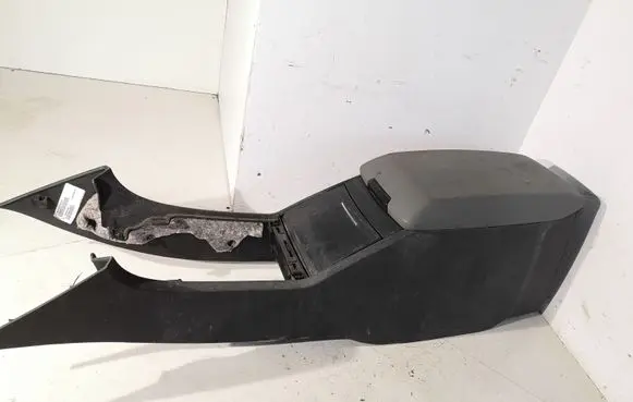 Chrysler 300 - 300C Center console