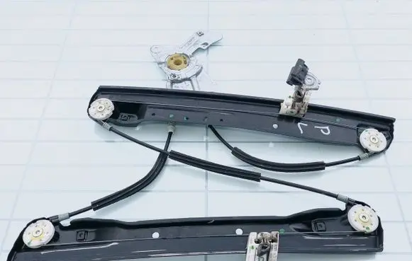 Opel Meriva B Front door manual window regulator 367992034 961486 13354548001