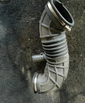 Opel Antara Turbo air intake inlet pipe/hose 20998611