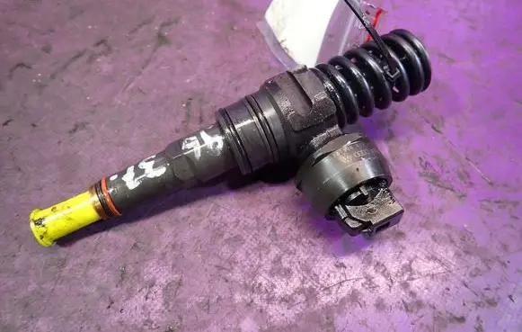 Ford Galaxy Fuel injector 