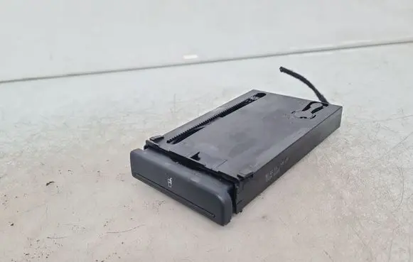 Audi A4 S4 B7 8E 8H Cup holder 8E1862534J 131204100555