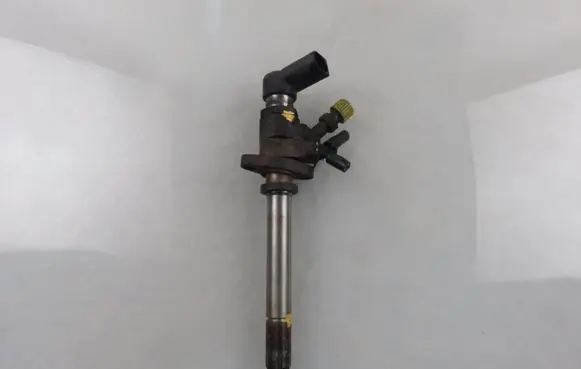 Ford Galaxy Fuel injector 9657144580