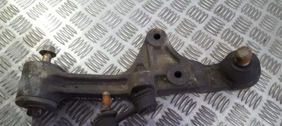 KIA Carnival Front lower control arm/wishbone