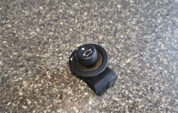 Ford Focus Wing mirror switch 93BG17B676BA