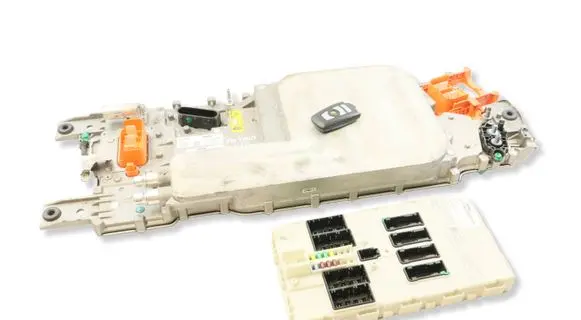 BMW 3 F30 F35 F31 Voltage converter inverter 8618233 12148618233 0437508159