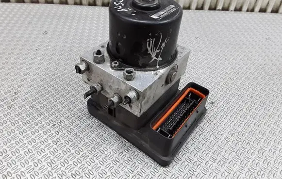 Volvo V50 ABS Pump 30672504A 30672503