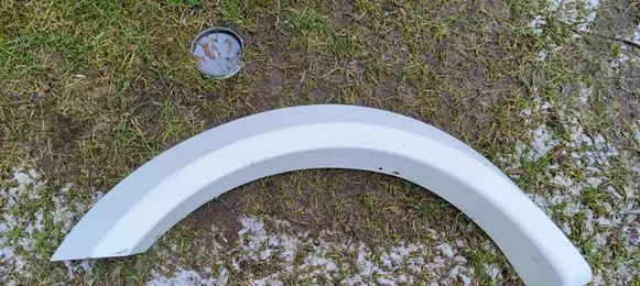 Mitsubishi L200 Rear arch trim Z5785190