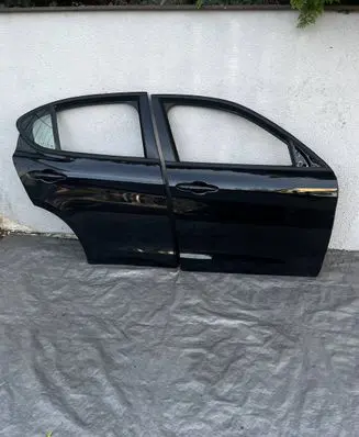 Alfa Romeo Stelvio Front door