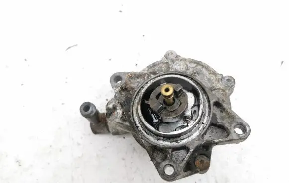 Audi A6 S6 C5 4B Vacuum pump