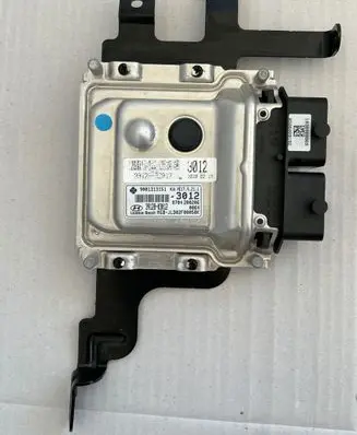 Hyundai i20 Active Engine control unit/module 1038408869 0506009192