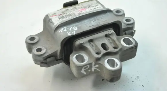 Volkswagen Scirocco Engine mount bracket 1K0199555AQ