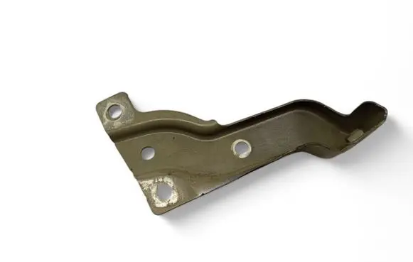 Volkswagen Atlas Fender mounting bracket 3CN821184