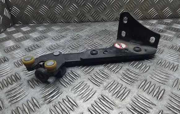 Peugeot Traveller Sliding door lower roller guide/hinge 98080758D 98080758