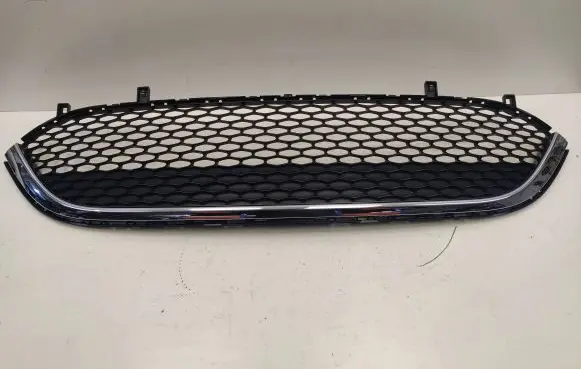 Chrysler Pacifica Front bumper lower grill 68243498AA