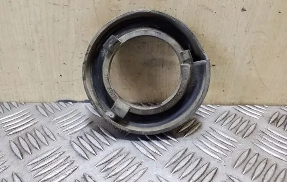 Ford Focus Rear coil spring rubber mount AV615599DC