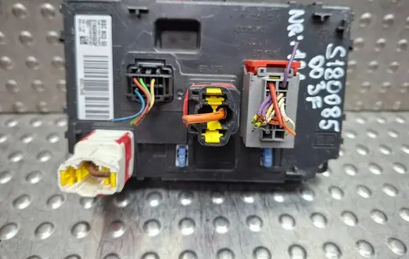 Citroen Jumpy Fuse module S26337121 9665778480