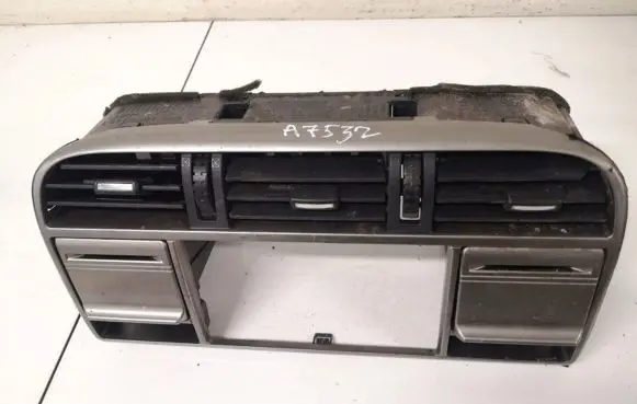 Nissan X-Trail T30 Dash center air vent grill e5715181500 e571-5181-500