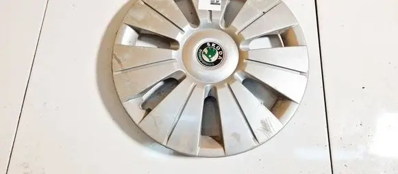 Skoda Fabia Mk1 (6Y) R14 wheel hub/cap/trim 6y0601147h