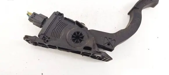 Ford Focus Accelerator throttle pedal BV619F836AB