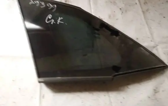 Citroen C4 I Picasso Rear side window as2