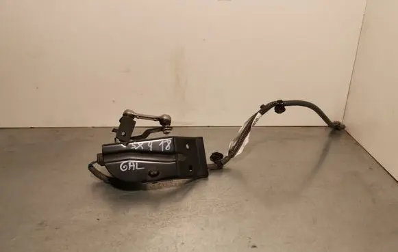 Suzuki SX4 S-Cross Headlight/headlamp level sensor A2339082 8J1021