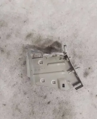 Fender mounting bracket