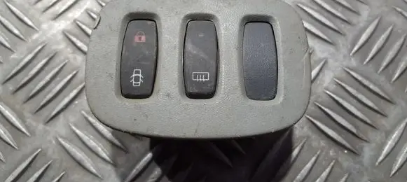 Nissan Primastar Windscreen/window heater switch