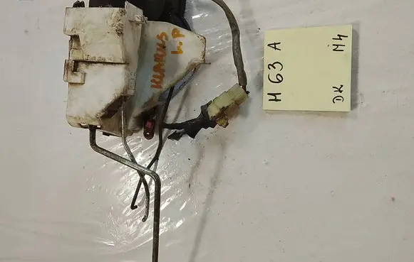 KIA Clarus Front door lock 3226565