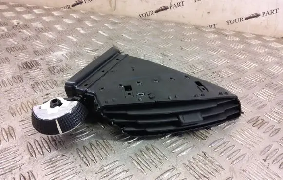 Ford Kuga II Dash center air vent grill 07466000