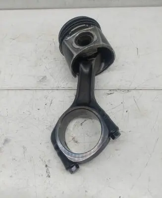 Iveco Daily 4th gen Piston with connecting rod