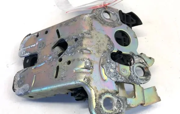 Skoda Fabia Mk3 (NJ) Tailgate exterior lock 8R0827505A
