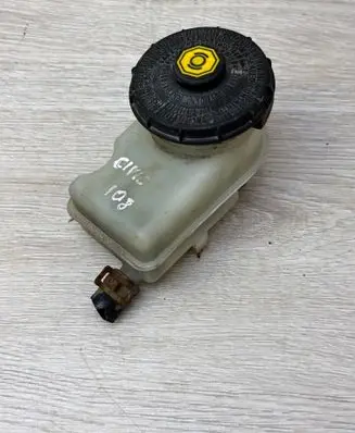 Honda Civic Brake fluid reservoir 