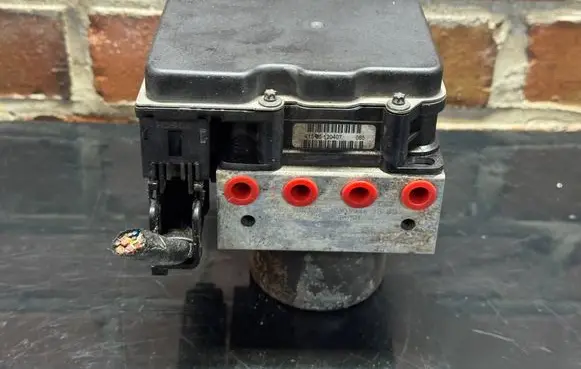 Mercedes-Benz Sprinter W906 ABS Pump 0265235031 A0014462589