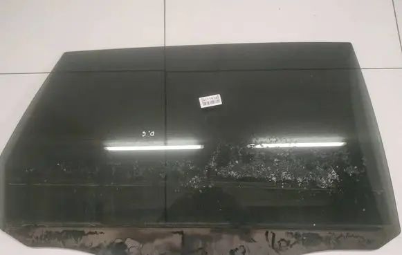 Mitsubishi Grandis Rear door window glass AS3