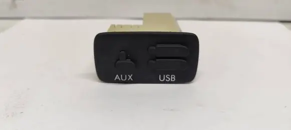 Subaru XV II USB socket connector 86257FL000