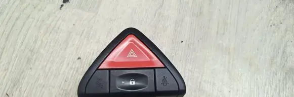 Renault Koleos I Hazard light switch 68485JY00A