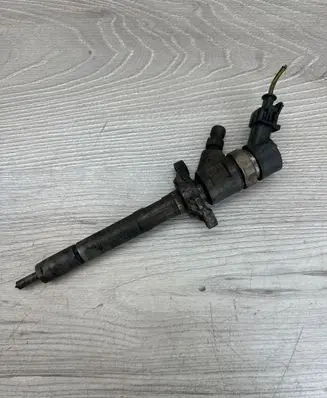 Ford C-MAX I Fuel injector 0445110259 328480 00401
