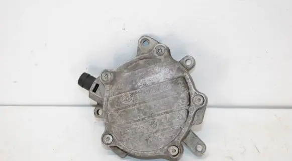 Volkswagen PASSAT B6 Vacuum pump 06D145100