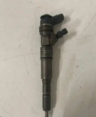 BMW 5 E60 E61 Fuel injector 0445110131