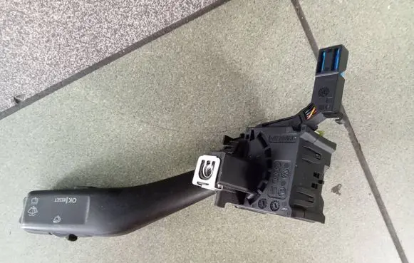 Volkswagen Golf V Wiper control stalk 1K0953519A